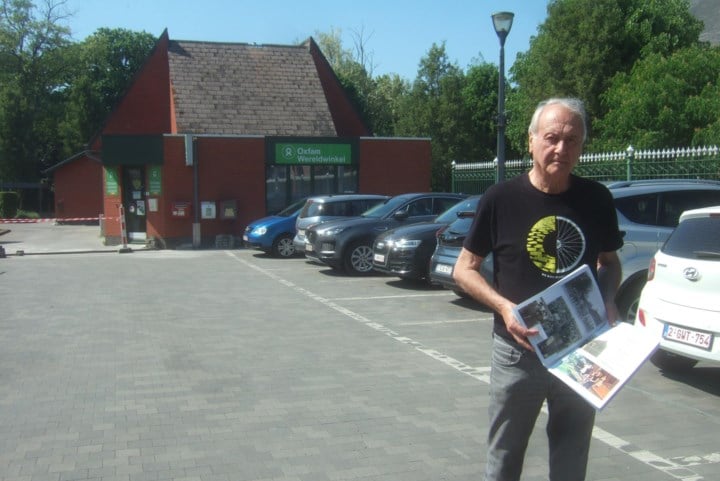Ronnie (75) merkt hoe de middenstand verdwijnt en blikt terug in ‘Handel en Wandel’: “Ooit hadden we 53 cafés in het dorp”