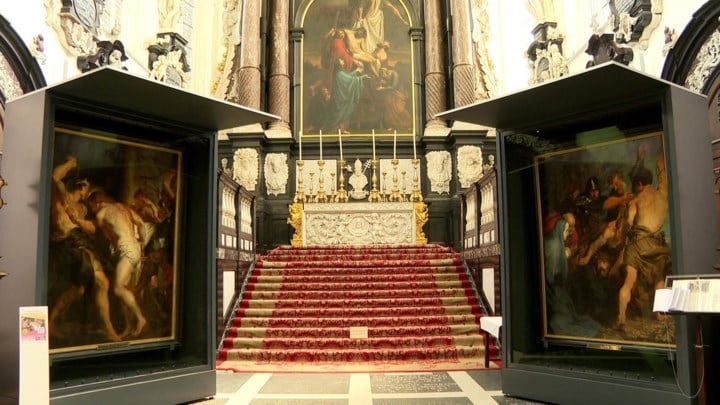 Sint-Pauluskerk zet tentoonstelling ‘Oog in oog met Rubens en Van Dyck’ extra in de verf tijdens vier nocturnes