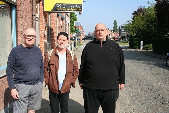Buren klagen stadsbestuur aan voor watervervuiling: “We worden al dertig jaar genegeerd”