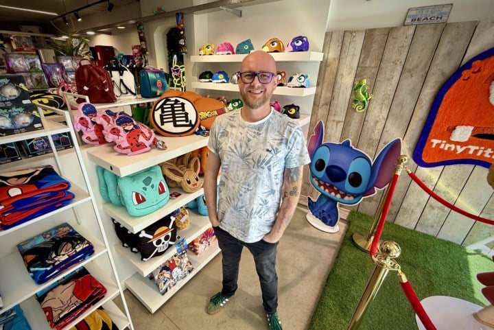 Na populaire webshop verkoopt Wim zijn Funko-popjes ook in fysieke winkel van Tiny Titan: “Hier staan tot vijfduizend figuurtjes”