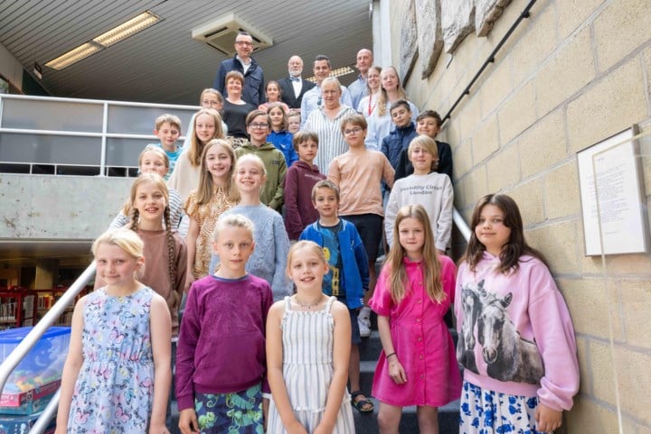 Jonge lezers krijgen diploma van Leesjury
