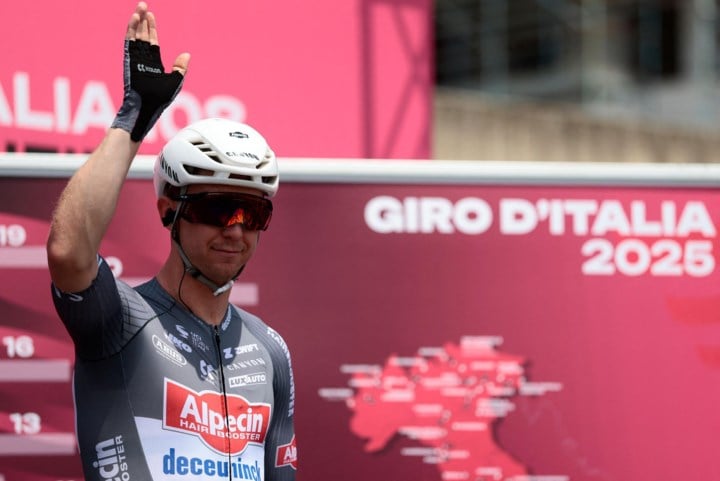 AAN DE START. Kaden Groves moet schade beperken: “Mijn eigen tempo naar boven rijden en dan hopen dat ik nog in de groep zit”