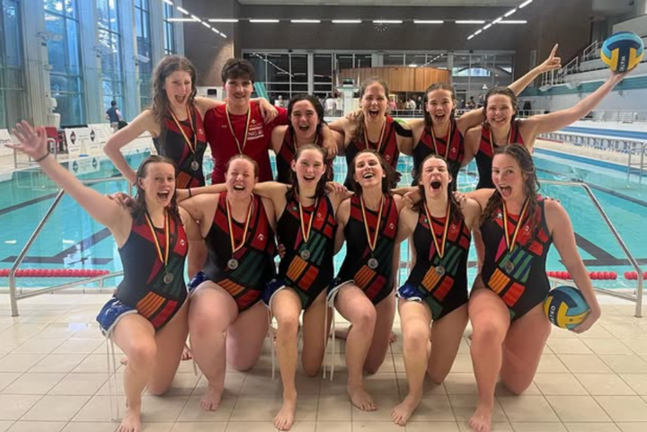 Leuvense waterpolovrouwen kronen zich opnieuw tot vice-Belgisch kampioen: “Dit was ons sterkste seizoen ooit”