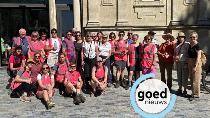Dames Markant stappen van Peer naar Scherpenheuvel voorhet Teutenhuis