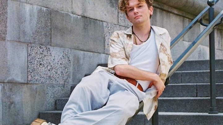 Julien is professioneel balletdanser én muzikant in Stockholm: “Eén man beslist alles. Dat kan je carrière maken of kraken”