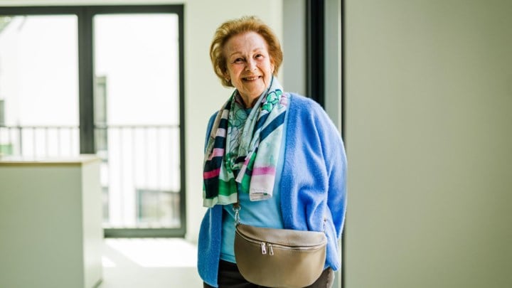 Simonne Breugelmans (86) mag als eerste sociaal huurappartement kiezen: “Heel blij met verhuis, maar ik ga mijn tuin missen”