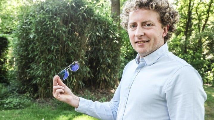Belgisch merk lanceert eerste brillencollectie met echte Antwerpse diamanten: “Een exemplaar kost 4.200 euro”