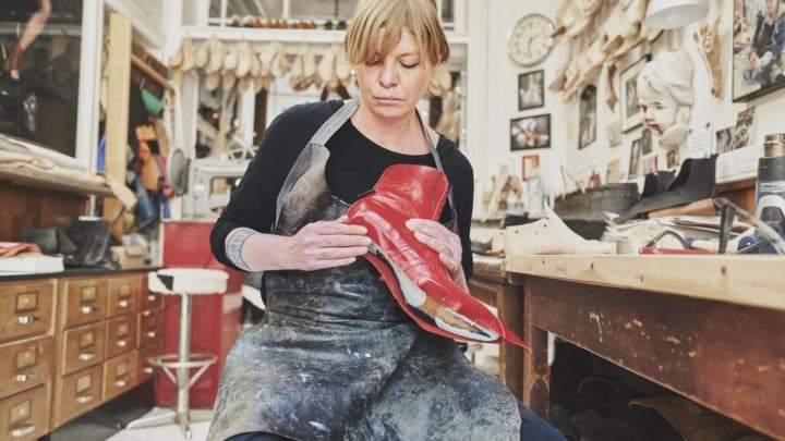 Schoenen van Natalie Van Lijsebettens vinden hun weg naar designers en artiesten: “Hoe extravaganter de schoen, hoe liever ik hem maak”