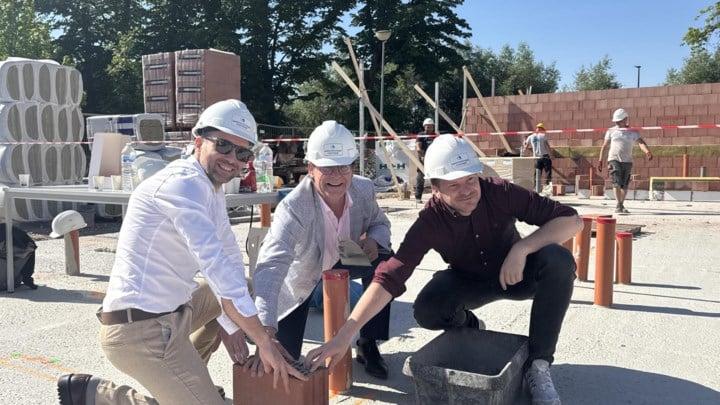 Woonland bouwt zes sociale gezinswoningen in Viooltjesstraat: “Eerste keer dat er met warmtepomp wordt gewerkt in Willebroeks project”