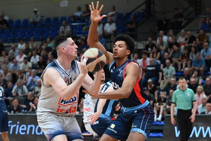 Basket Brussels verliest opener play-offs en moet donderdag winnen in Hasselt: “We zijn te laat wakker geschoten”