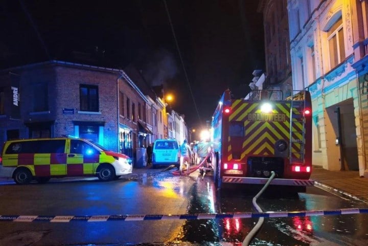 Man (55) vraagt vrijspraak voor opzettelijke brandstichting waarbij hij zelf zware brandwonden opliep: “Ik was ingedommeld met een sigaret”