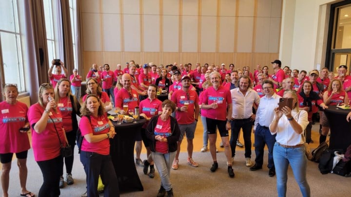 Turnhout ontvangt 250 fietsers en joggers uit Nederlandse Maashorst: "Deze traditie willen we in ere houden"