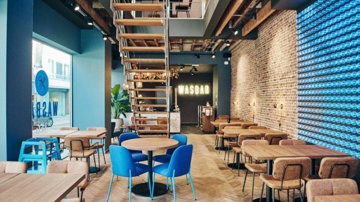 Wasbar opent twaalfde vestiging in Wijnegem en trakteert op honderd gratis Bagel Burgers