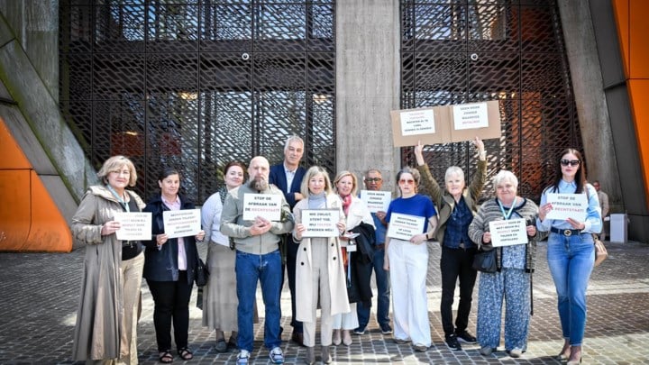 Limburgse gerechtstolken voeren actie tegen maandenlange betalingsachterstand: “Moeten lenen om btw te betalen”