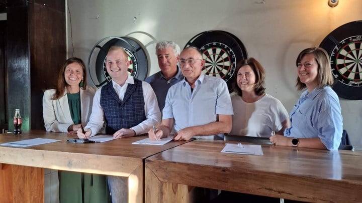 Bestuursakkoord focust op veilige fietspaden en cultuurcentrum in zaal Moorland