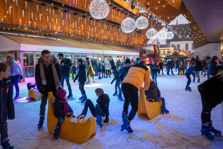 Schaatsbaan keert terug onder de stadshal van Gent: “Het was toch niet hetzelfde met die rolschaatsen”