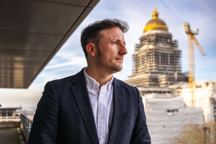 “Ik moet Bart De Wever teleurstellen:  ik ben geen PS’er”: in gesprek met de man die Brussel weer “magnifiek” wil maken