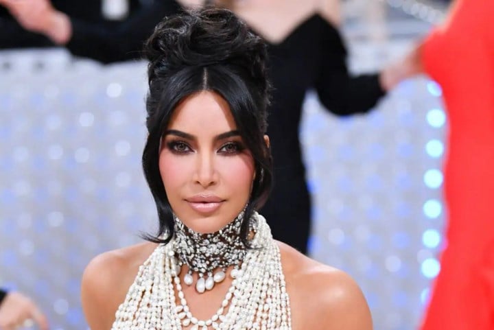 Streamingdiensten stonden in de rij, maar Disney+ doet hoogste bod voor rechtbankserie ‘All’s fair’ met Kim Kardashian