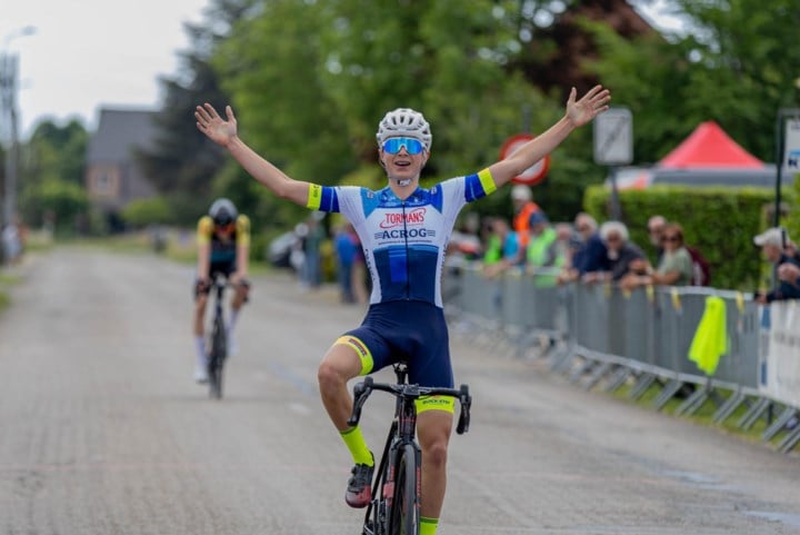 ALLE WINNAARS VAN HET WEEKEND IN HET VLAAMSE AMATEURWIELRENNEN. Premies als kilo spek of pensen zetten niet aan tot aanvallen, veldrijder wint in Geel