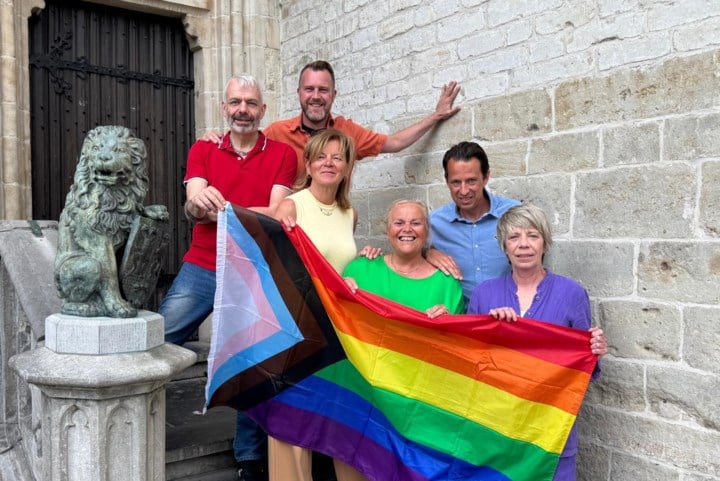 Vooruit roept stadsbestuur op tot ‘echte LGBTI+ steun’: “De regenboogvlag hijsen, maar een jaar lang niets doen: dat is schijninclusie”