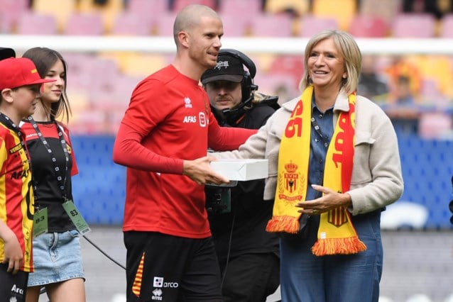 LIVE KV MECHELEN - CHARLEROI. Malinwa-publiek zwaait Geoffry Hairemans uit, krijgen we winnaar in ov