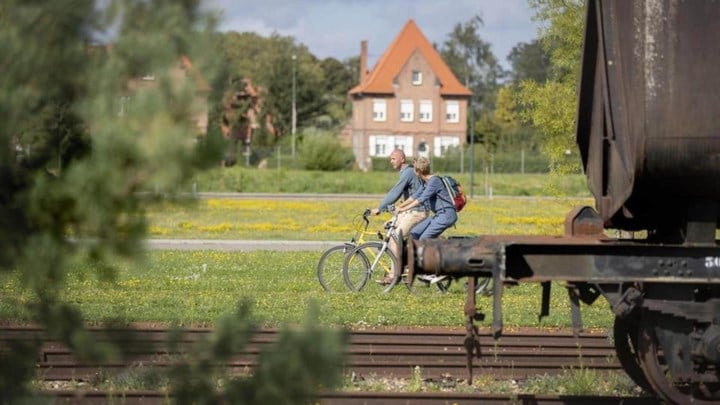 Zin in gezellige drukte? Vijf mooie fietsroutes dwars door Limburgse steden