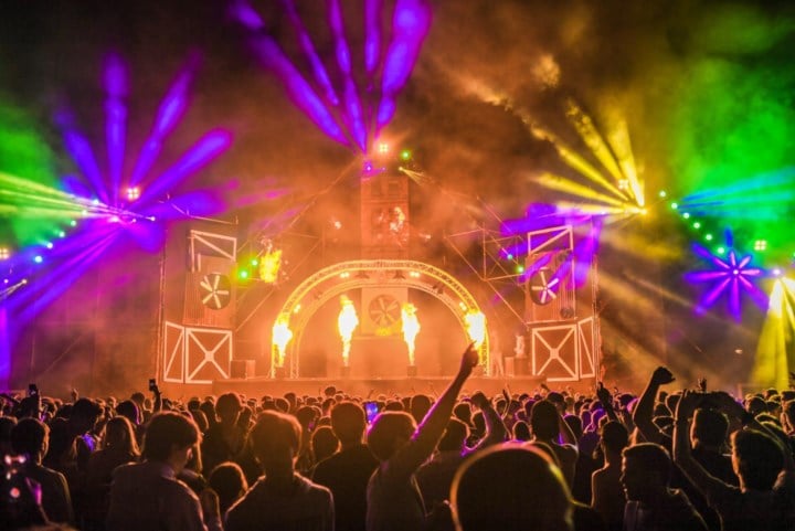 De Schakel maakt zich op voor grootste Wase jongerenfestival: “Duizenden scholieren vieren start van zomervakantie”