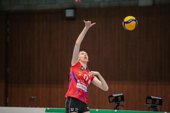 Yana Wouters van Asterix Avo naar Darta Bevo Roeselare