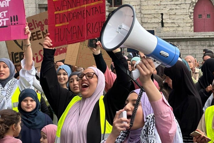 LIVE. Protest onder stadshal in Gent, nadat Oost-Vlaanderen hoofddoekenverbod in stand houdt