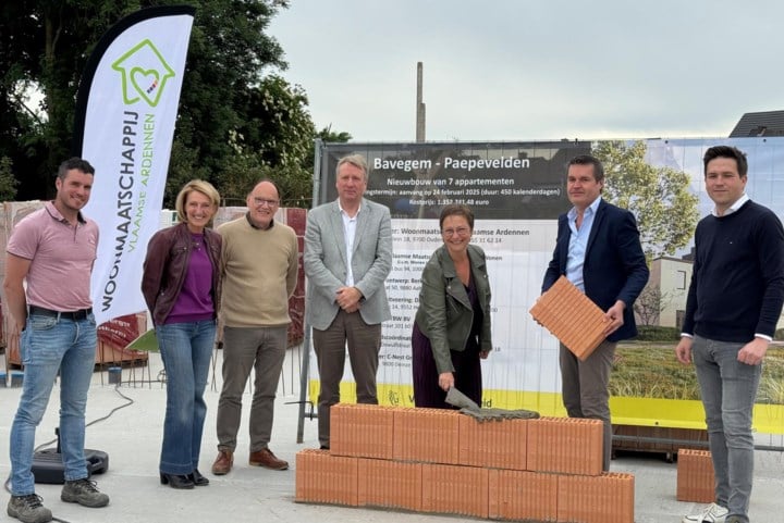 Eerste steen van ambitieus sociaal woonproject is gelegd: “3.000 kandidaten op de wachtlijst”