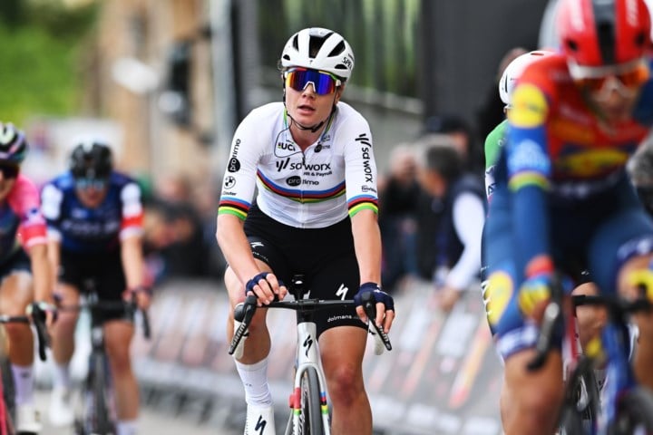 “We kijken op alle vlakken hoe we haar zo goed mogelijk in de Tour kunnen krijgen”: Team SD Worx-Protime ziet hoe Lotte Kopecky klaar is voor belangrijke zomer