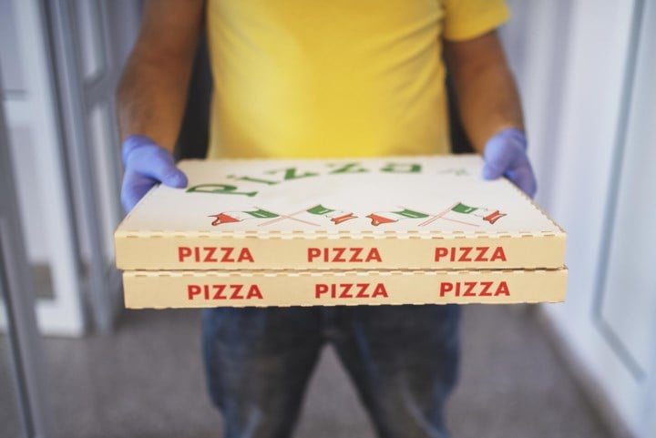 Amerikaanse rechters krijgen al enkele maanden pizza’s geleverd die ze niet besteld hebben: “Psychologische oorlogsvoering”