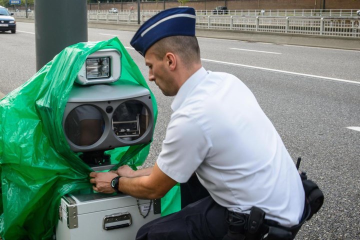 Zes rijbewijzen ingetrokken voor overdreven snelheid, laagvlieger geflitst tegen 122 km/u in bebouwde kom