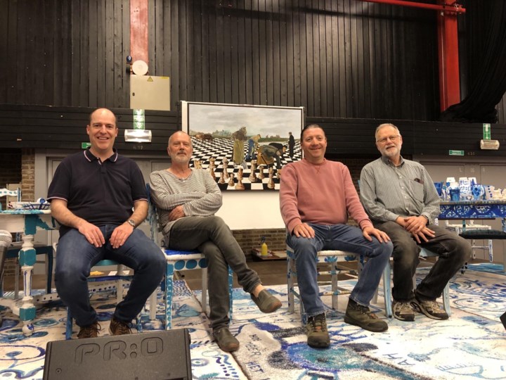 Schaakclub Karpov viert goud met expo en recordpoging: “Elke ochtend sta ik versteld van wat we als kleine club hebben neergezet”