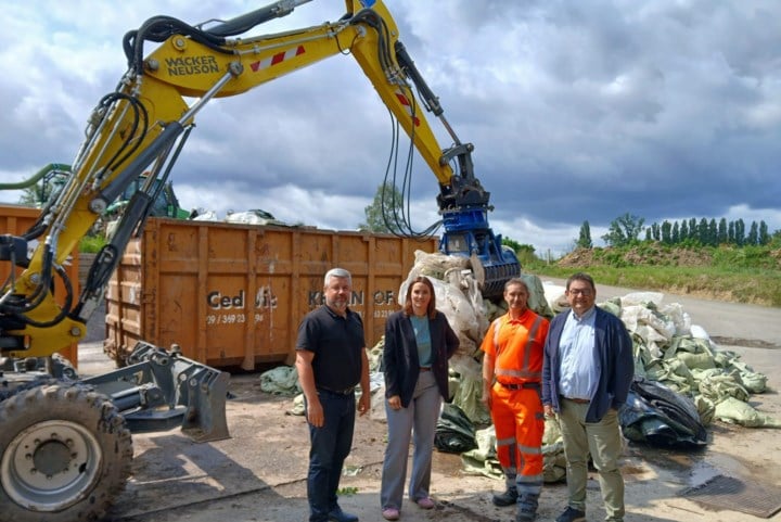 Pepingen zamelt vijf volle containers met landbouwfolie in