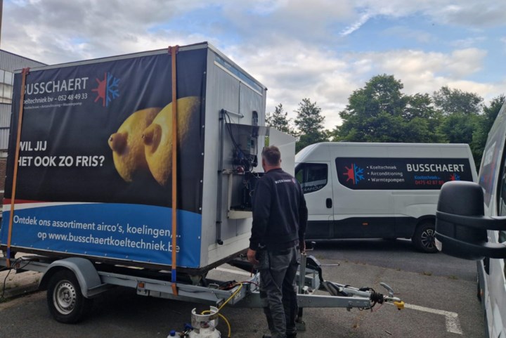 Kabels koelwagen voor coldpacks en medicijnen doorgesneden