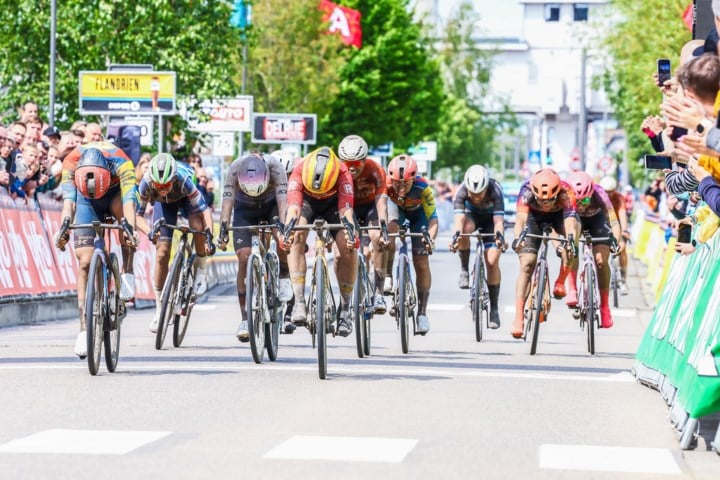 Susanne Andersen wint Antwerp Port Epic, maar heroptredende Fleur Moors maakt indruk: “Het lukte om volle bak te koersen”