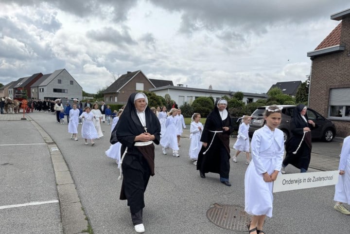 Sint-Genovevaprocessie hield het nipt droog