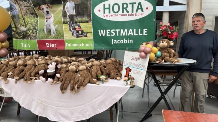 “Wij denken aan alle kinderen die een strijd leveren”: Leo verkoopt aapjes en stapt Dodentocht voor Kinderkankerfonds
