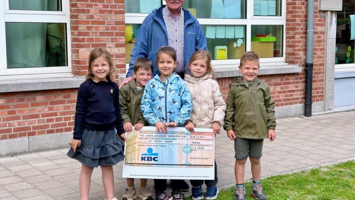 Leerlingen De Klimtoren zamelen 4.600 euro in voor twee goede doelen met sponsortocht