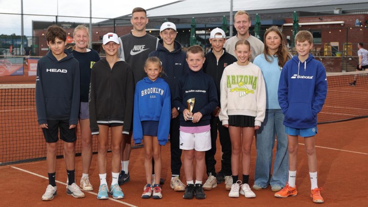 “Het is vervelend”: zevende duel tussen klasgenoten Joost en Lucas in halve finale van Jeugdsterrencircuit Bocholt