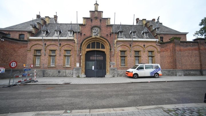 Koppel veroordeeld voor drugshandel: vrouw probeerde pillen en hasj gevangenis in te smokkelen