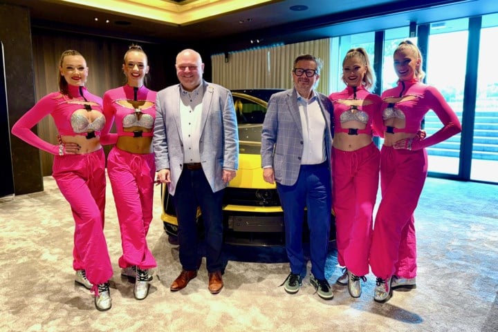 Marc Coucke stelt nieuwe spektakelshow voor in Grand Casino van Knokke: “Vergelijk de acts met Michelinsterren van variété”