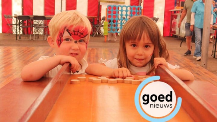 Finn (3) en Elise (4) proeven van volksspelen op Rutfeesten in Halen