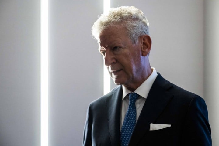 Minister heeft het over 144 dossiers over gecontesteerd inschrijvingsbeleid van burgemeester De Crem