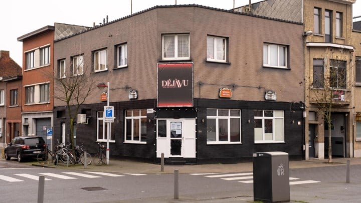 Politie sluit shishabar: was niet in orde met voorwaarden en toch heropend