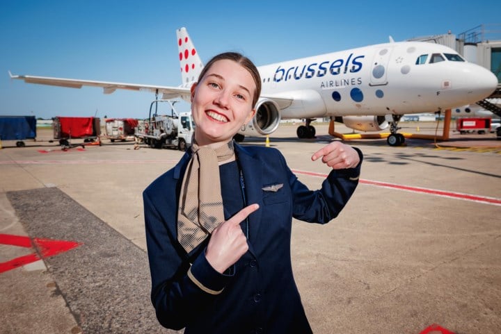 Linde heeft een uitzonderlijke vakantiejob: “Terwijl mijn medestudenten rustten, lag ik met een zwemvest in een reddingsvlot”