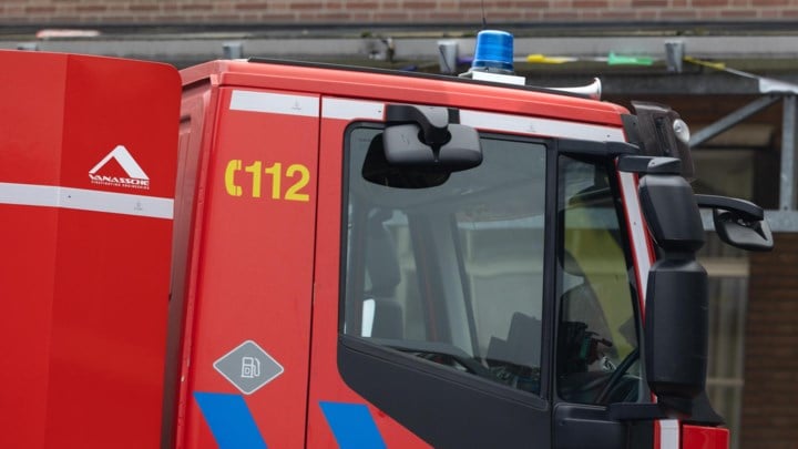 Brandweer roept op om geen onkruidbranders te gebruiken na brand in Gellik: “Enkel bij code groen”
