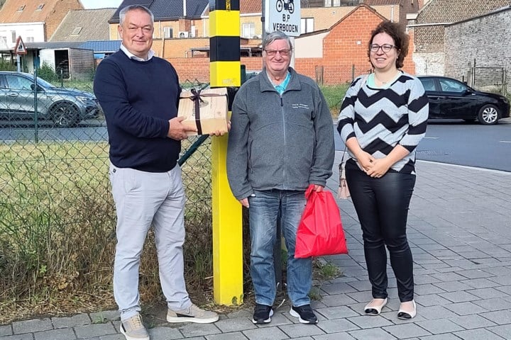 Opzichter Marnix in de bloemetjes gezet op laatste werkdag