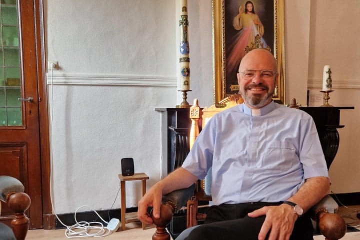 Karel Loodts wordt gevierd om kwarteeuw priesterschap